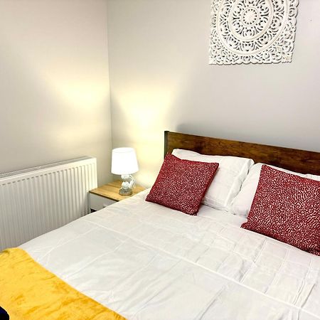 Comfy Studio Flat And Workspace Near Ashton-U-Lyne Station Stalybridge Extérieur photo