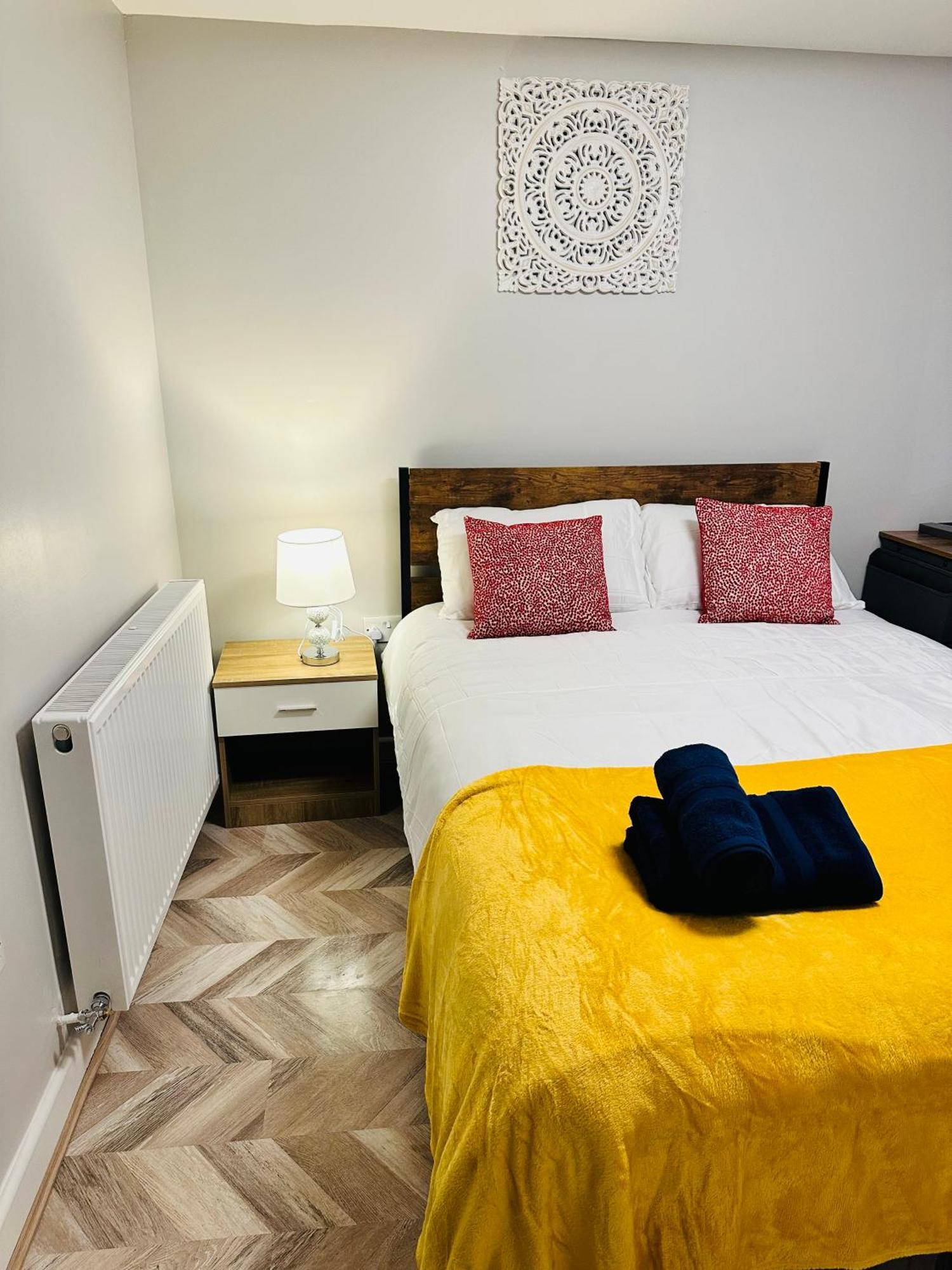 Comfy Studio Flat And Workspace Near Ashton-U-Lyne Station Stalybridge Extérieur photo