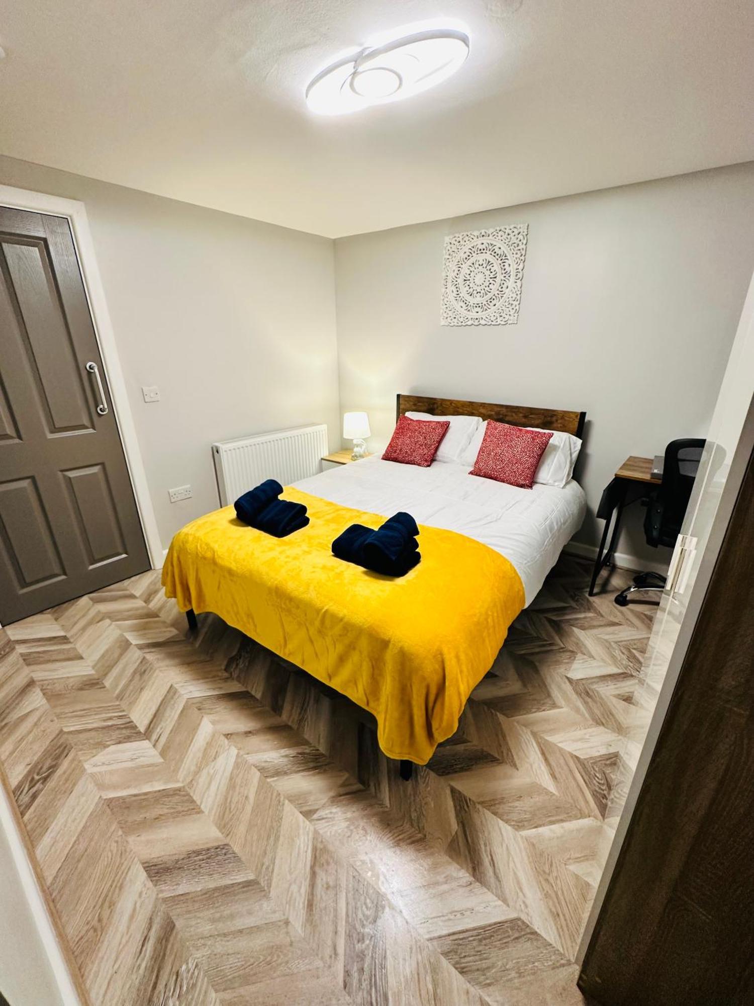 Comfy Studio Flat And Workspace Near Ashton-U-Lyne Station Stalybridge Extérieur photo